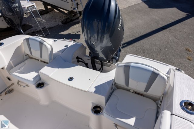 New 2025 Robalo R200 for sale